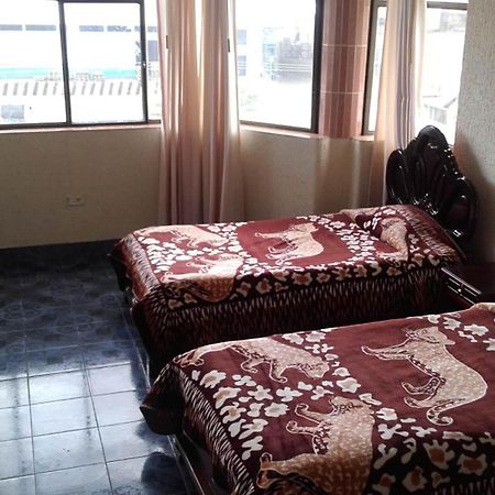 Tulcán Hostal Lesly Salome מראה חיצוני תמונה