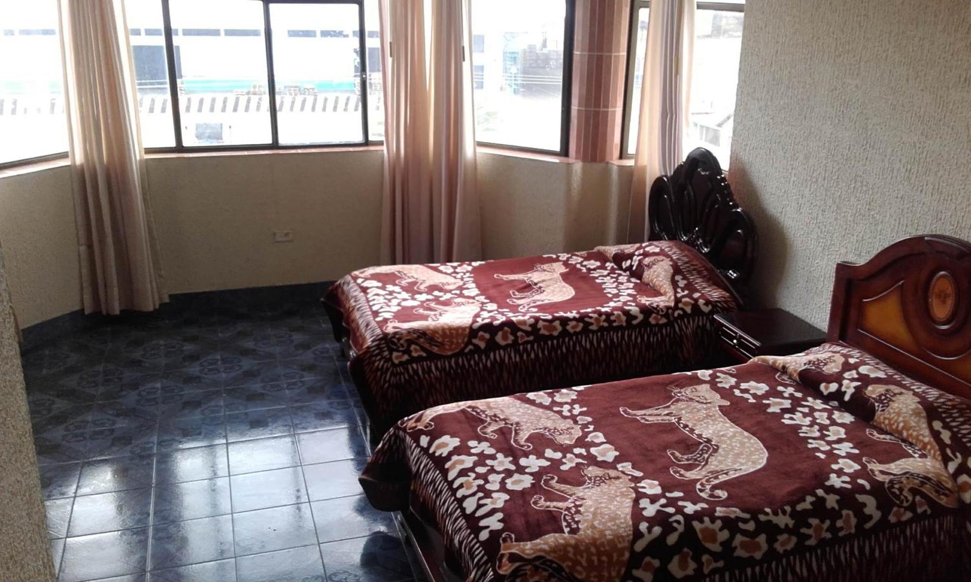 Tulcán Hostal Lesly Salome מראה חיצוני תמונה
