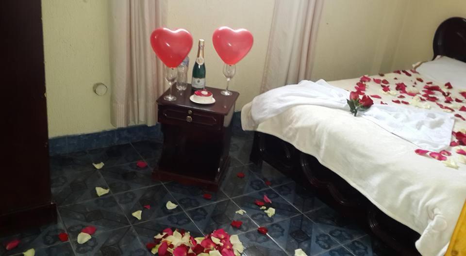 Tulcán Hostal Lesly Salome מראה חיצוני תמונה