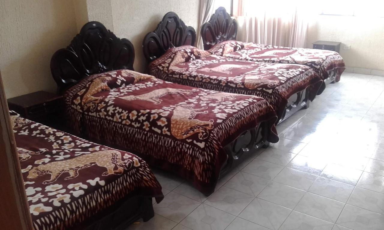 Tulcán Hostal Lesly Salome מראה חיצוני תמונה